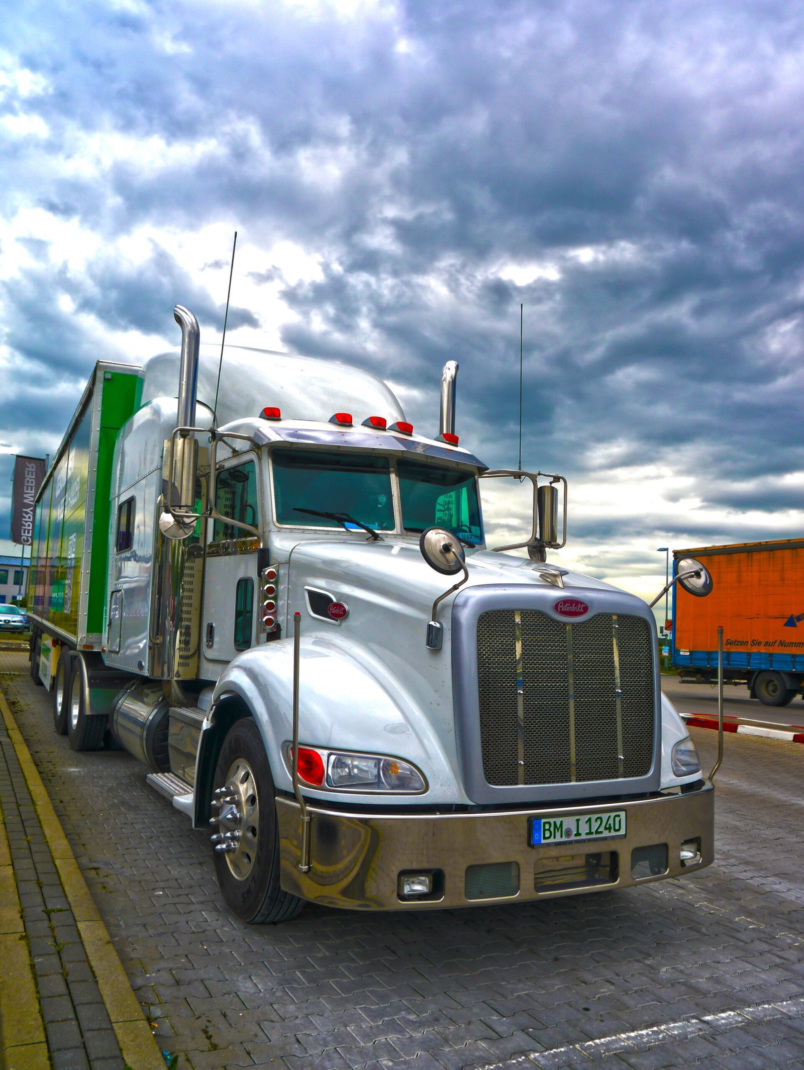 ejfreightgroupllc Truck vertical middle section image first